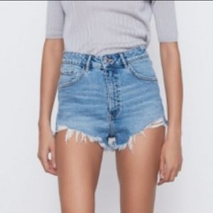 GUC ZARA high waist frayed hem short Size 2